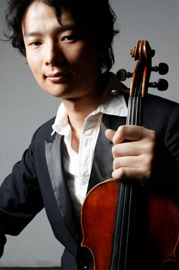 Hiroaki Yura